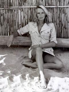 Estelle Lefébure feet photo 6
