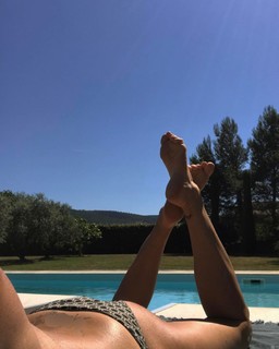 Estelle Lefébure feet photo 4