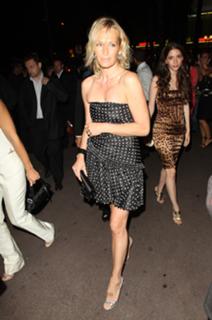 Estelle Lefébure feet photo 19