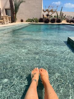 Estelle Lefébure feet photo 13