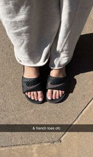 Ester Dobrik feet photo 8