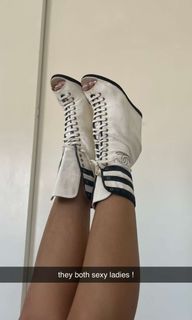 Ester Dobrik feet photo 4
