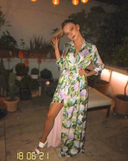 Ester Expósito feet photo thumbnail