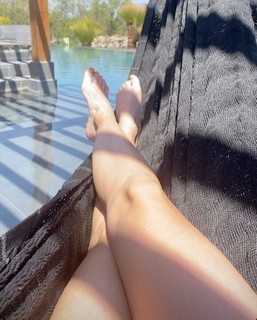 Ester Expósito feet photo thumbnail