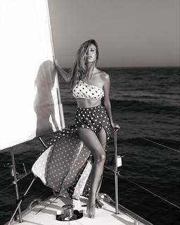 Ester Expósito feet photo thumbnail