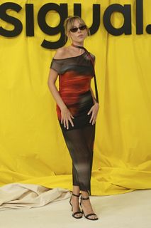 Ester Expósito feet photo thumbnail