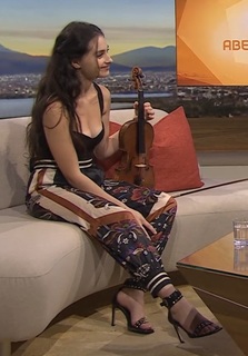 Esther Abrami feet photo 5