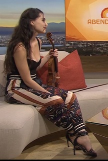 Esther Abrami feet photo 4