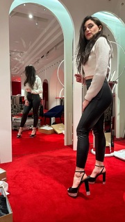Esther Abrami feet photo 14