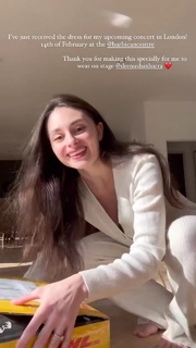 Esther Abrami feet photo 6