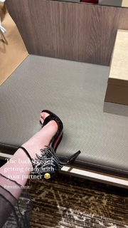 Esther Abrami feet photo 1