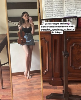 Esther Abrami feet photo 12