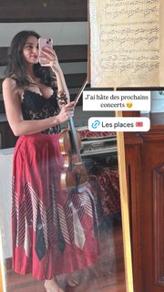 Esther Abrami feet photo 11