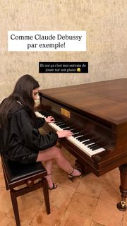 Esther Abrami feet photo 10