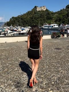 Esther Abrami feet photo 9