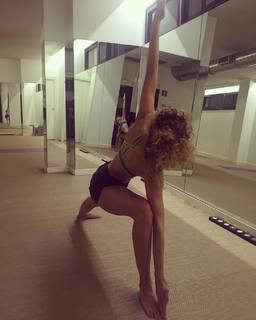 Esther Acebo feet photo thumbnail