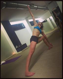 Esther Acebo feet photo thumbnail