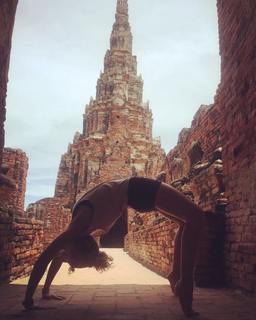 Esther Acebo feet photo thumbnail