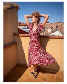 Esther Acebo feet photo thumbnail