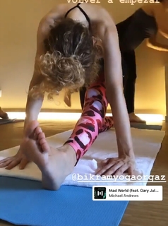 Esther Acebo feet photo thumbnail