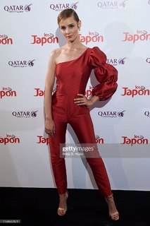 Esther Acebo feet photo thumbnail