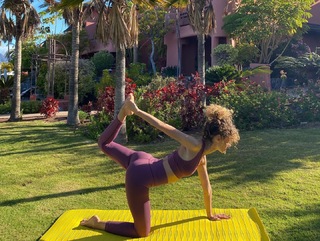 Esther Acebo feet photo thumbnail