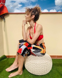 Esther Acebo feet photo thumbnail