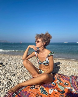 Esther Acebo feet photo thumbnail