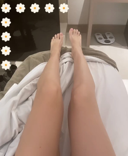 Esther Acebo feet photo thumbnail