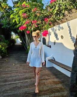 Esther Acebo feet photo thumbnail