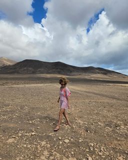 Esther Acebo feet photo thumbnail