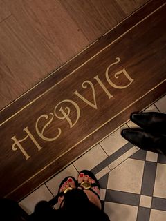 Esther Acebo feet photo thumbnail