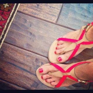Esther Anderson feet photo 3