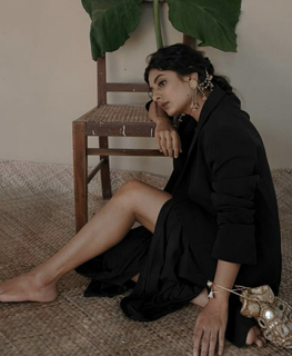 Esther Anil feet photo 3