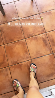 Esther Choi feet photo 17