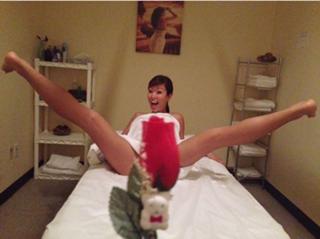 Esther Ku feet photo 20