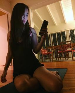 Esther Ku feet photo 10
