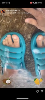 Esther Ku feet photo 3