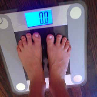 Esther Povitsky feet photo thumbnail