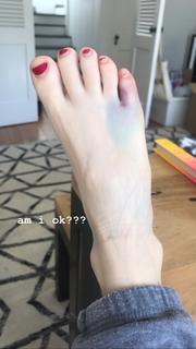 Esther Povitsky feet photo thumbnail