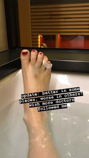 Esther Povitsky feet photo thumbnail