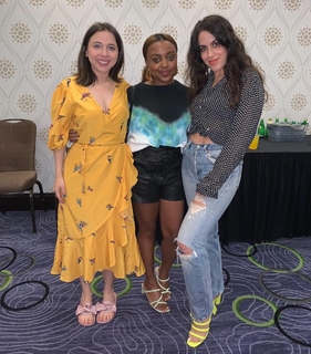 Esther Povitsky feet photo thumbnail