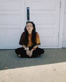Esther Povitsky feet photo thumbnail