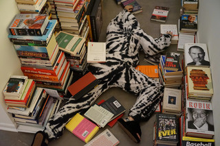 Esther Povitsky feet photo thumbnail