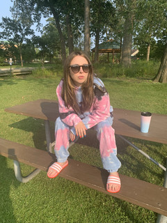 Esther Povitsky feet photo thumbnail