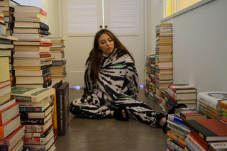 Esther Povitsky feet photo thumbnail
