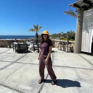Esther Povitsky feet photo thumbnail