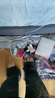 Esther Povitsky feet photo thumbnail