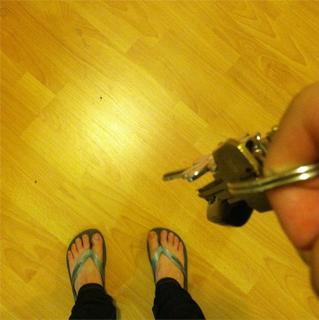 Esther Povitsky feet photo thumbnail