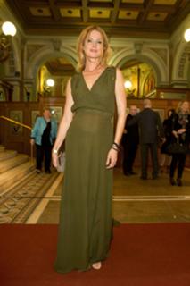 Esther Schweins feet photo thumbnail